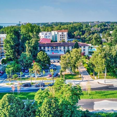 Q Hotel Нептун Екстер'єр фото