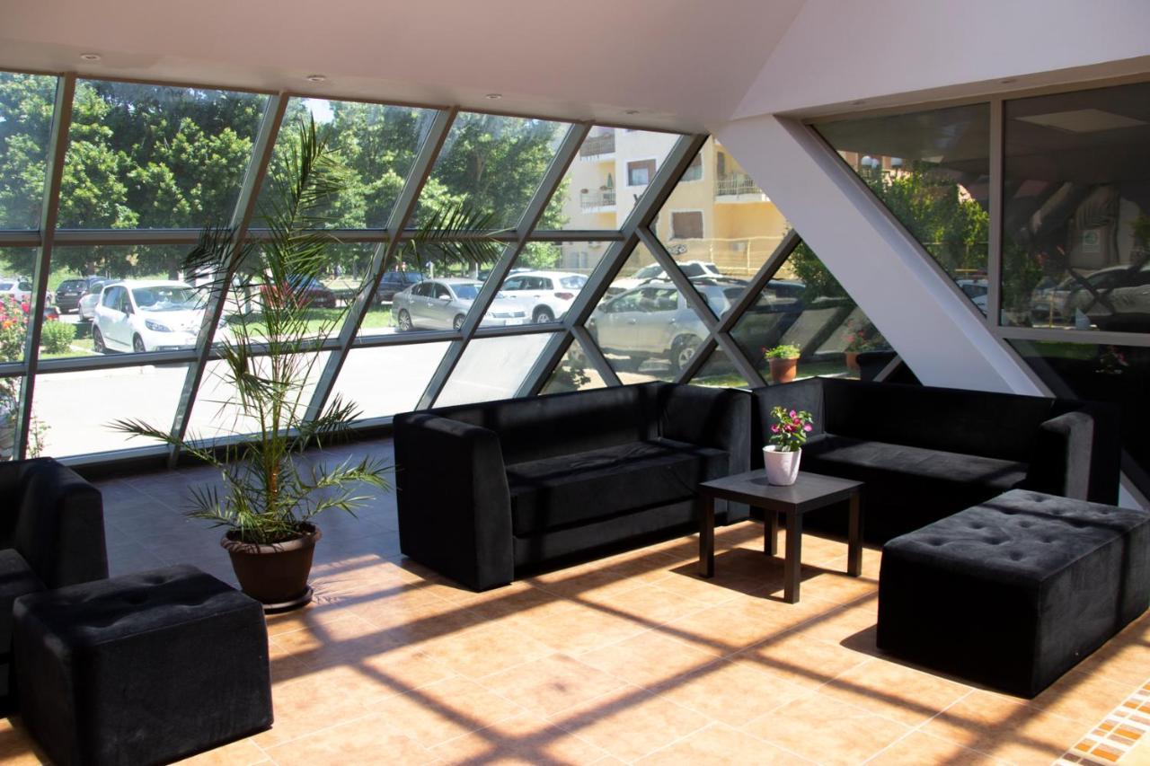 Q Hotel Нептун Екстер'єр фото
