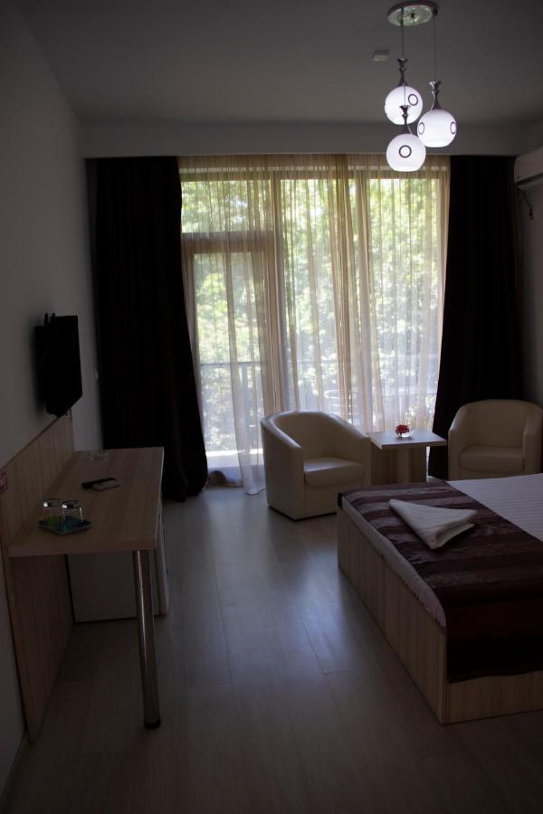 Q Hotel Нептун Екстер'єр фото