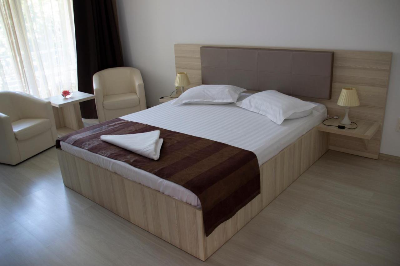 Q Hotel Нептун Екстер'єр фото