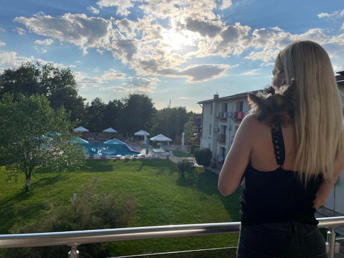 Q Hotel Нептун Екстер'єр фото
