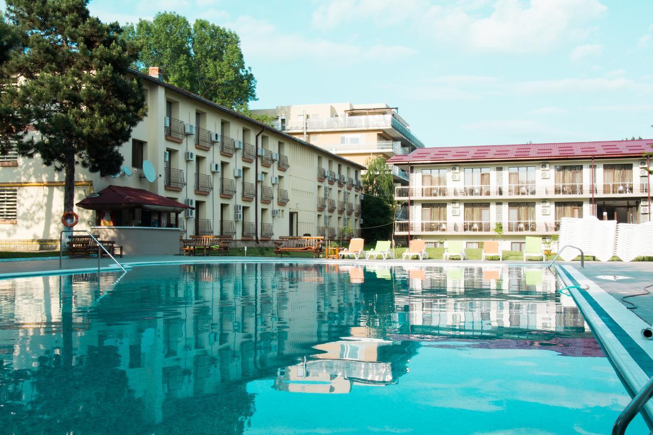 Q Hotel Нептун Екстер'єр фото