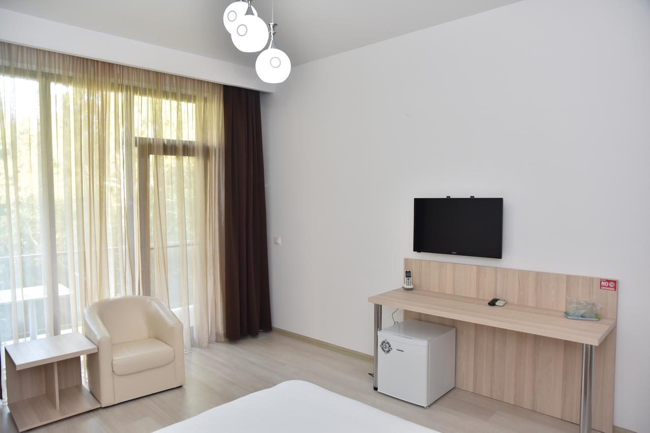 Q Hotel Нептун Екстер'єр фото