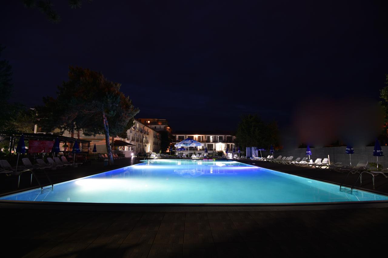 Q Hotel Нептун Екстер'єр фото